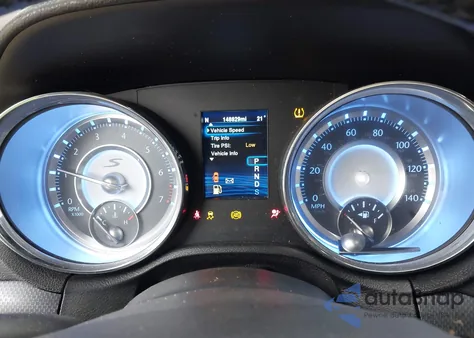 2014 Chrysler 300 300S z USA, uszkodzony, nr VIN 2C3CCABG0EH383191